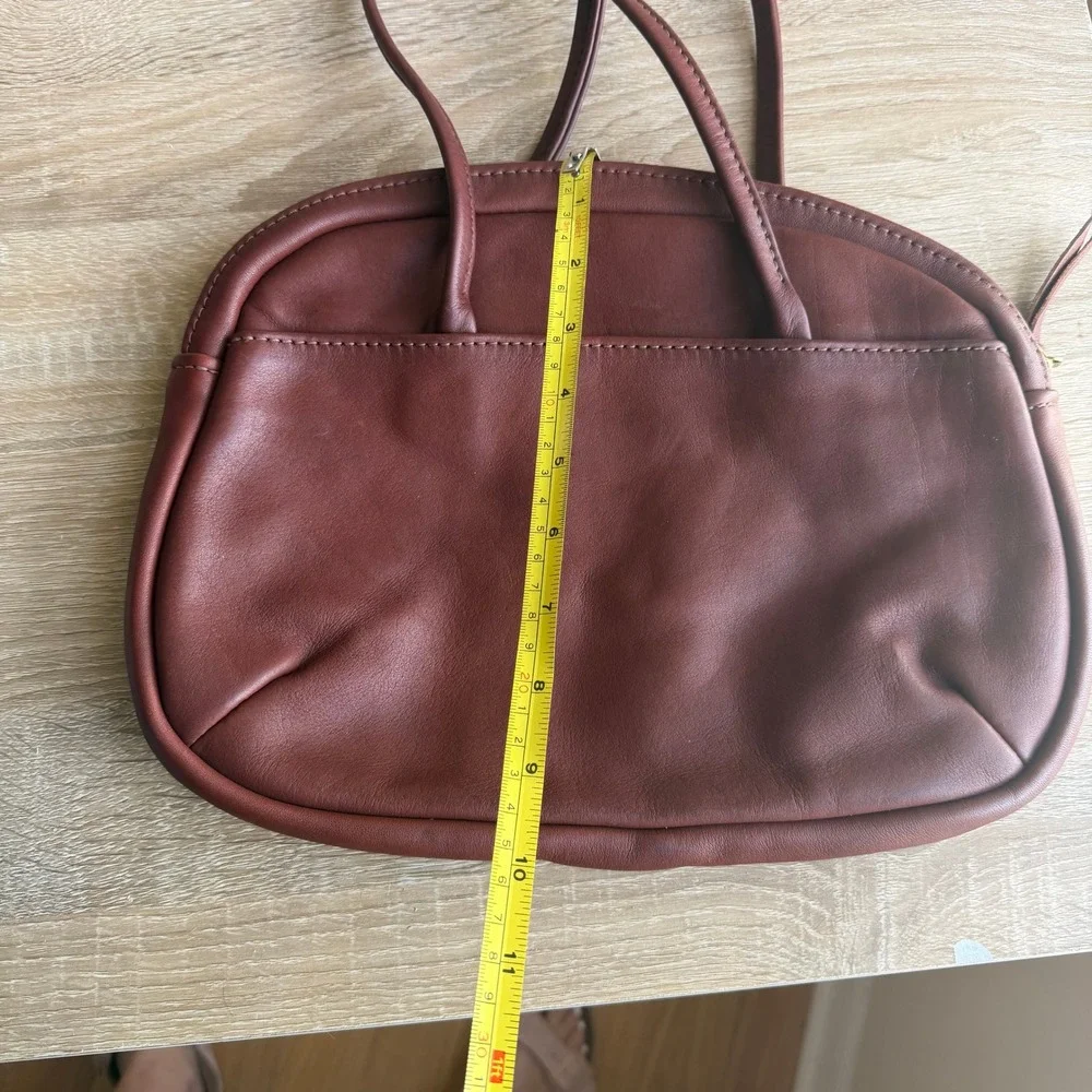 Vintage Brown Leather Shoulder Bag‎ Brass Talon Zipper Minimalist Boho Oval Bag